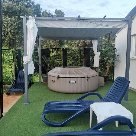 ロヴィニ Oliven Gardenヴィラ エクステリア 写真