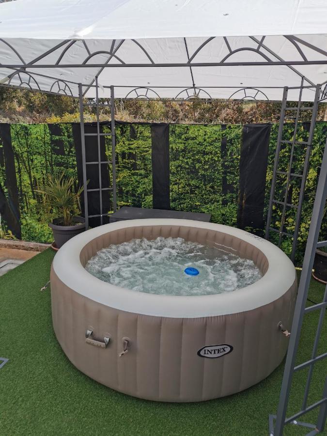 ロヴィニ Oliven Gardenヴィラ エクステリア 写真